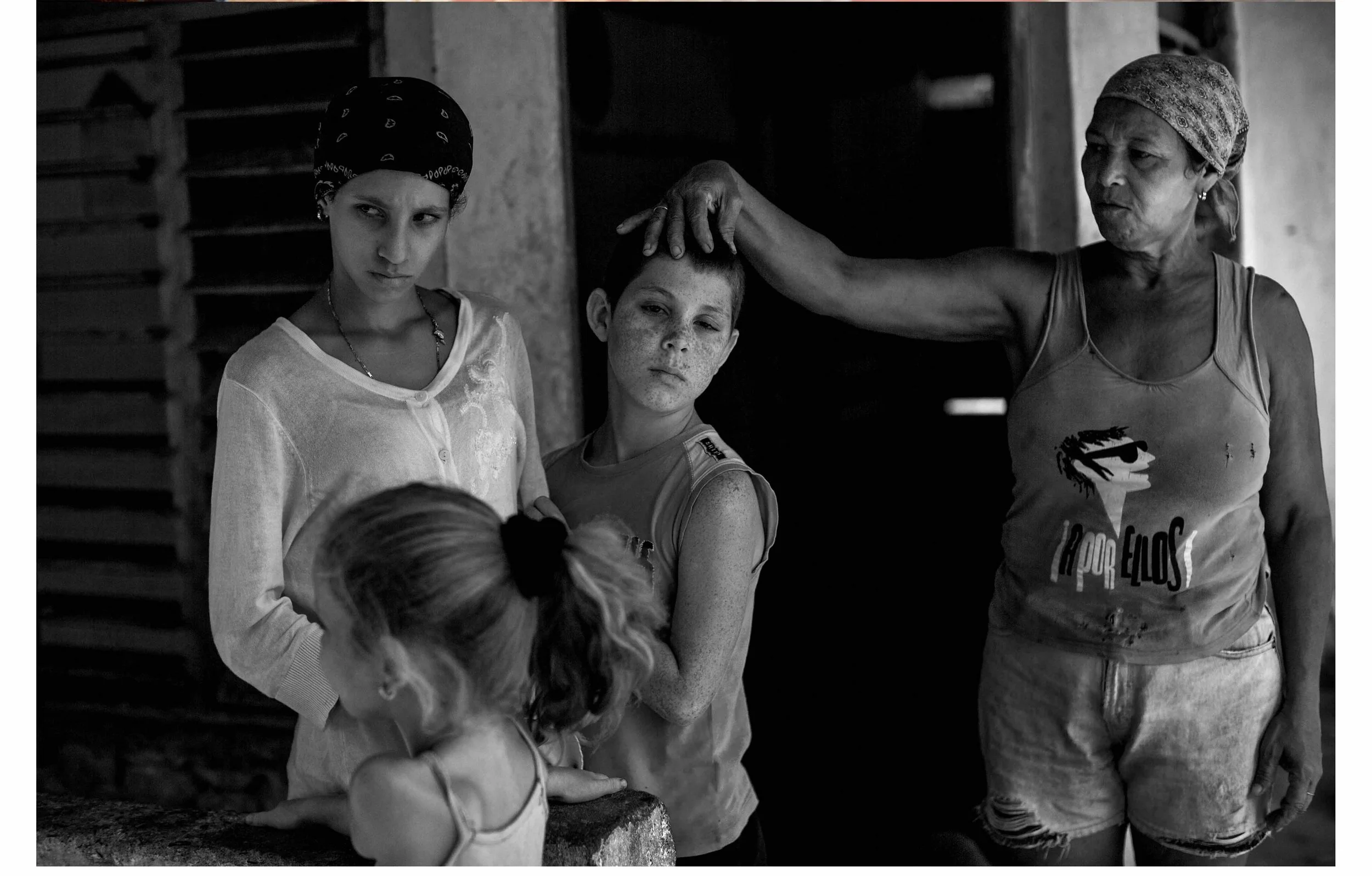 11Cuba.Havana. Street.City Life.City Street.  Architecture.Cultures. Day.Domestic Life.Latin America.Che Guevara.Black and white .jpg