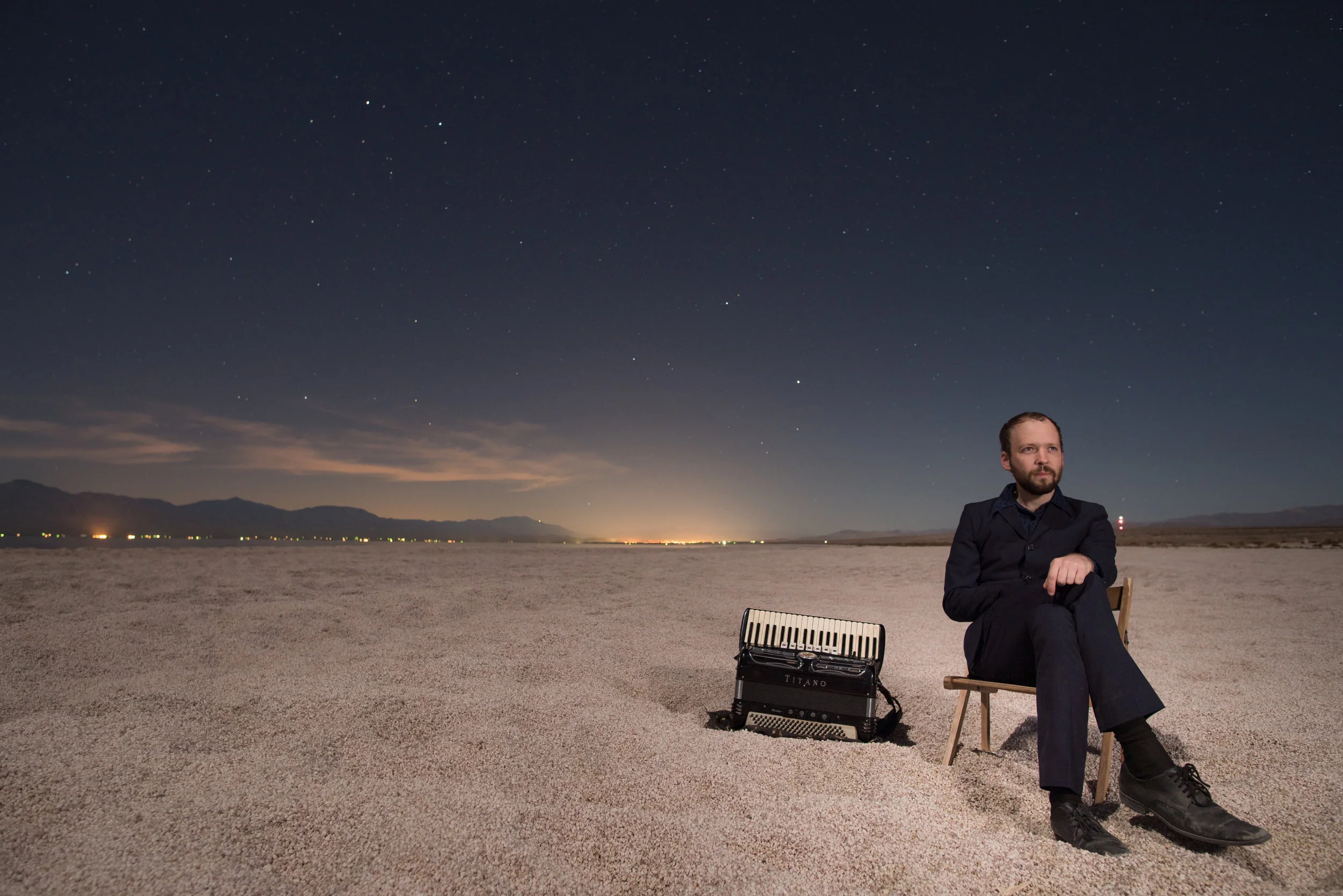 Lonesome Leash live in New Orleans: Walt, aka Lonesome Leash came through New Orleans twice, once inspiring direction for my summer project, and once offering comfort through a new album, Delicate Art. Seeing him perform at Tigermen Den in candlelig…