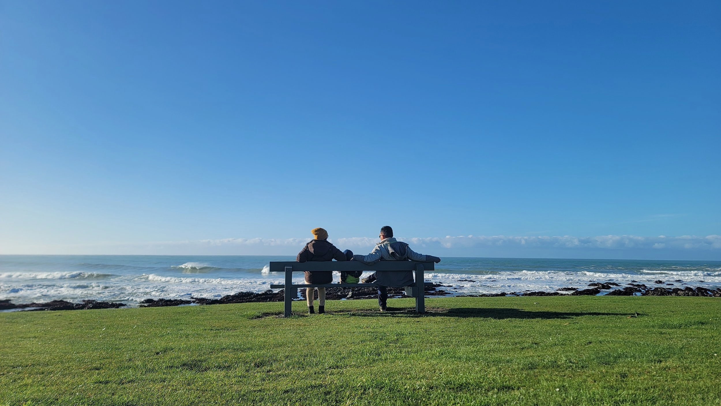  We were driving along the coast from Mout Cook to Christchurch when we came across this look-out point. It was an unbelievable sight across the wide ocean and we had the entire beach to ourselves. So of course we had to run around in the sand and dr