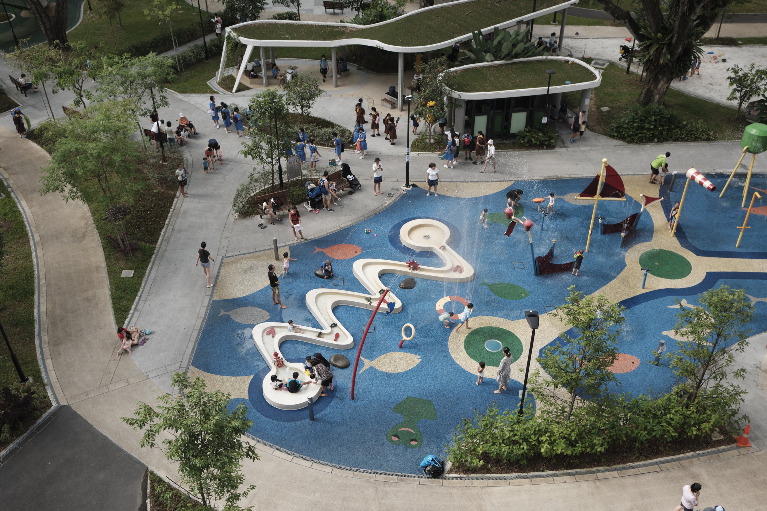  A view of water play area from one of the HDB flats, flanked by the sand play area to its right and the slides to its left. 