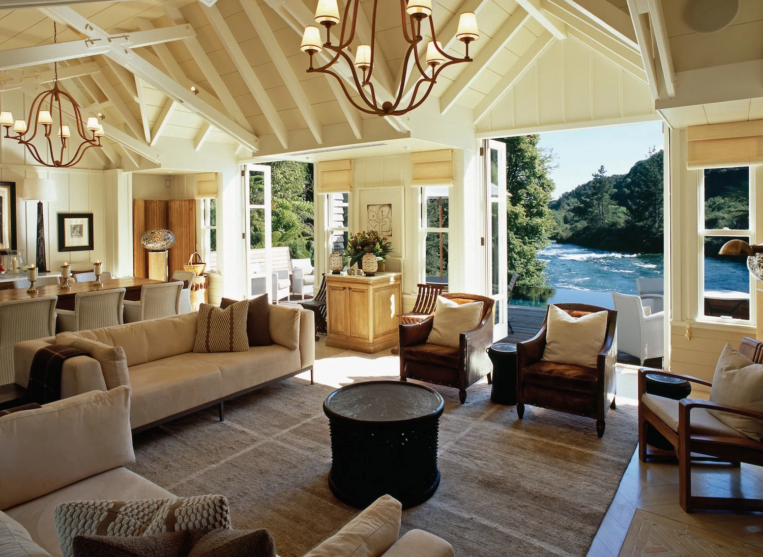 HUKA LODGE