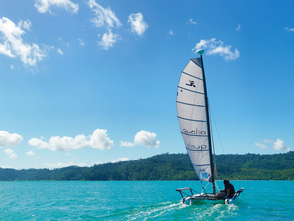 SAIL TO THE WHITSUNDAYS ISLANDS