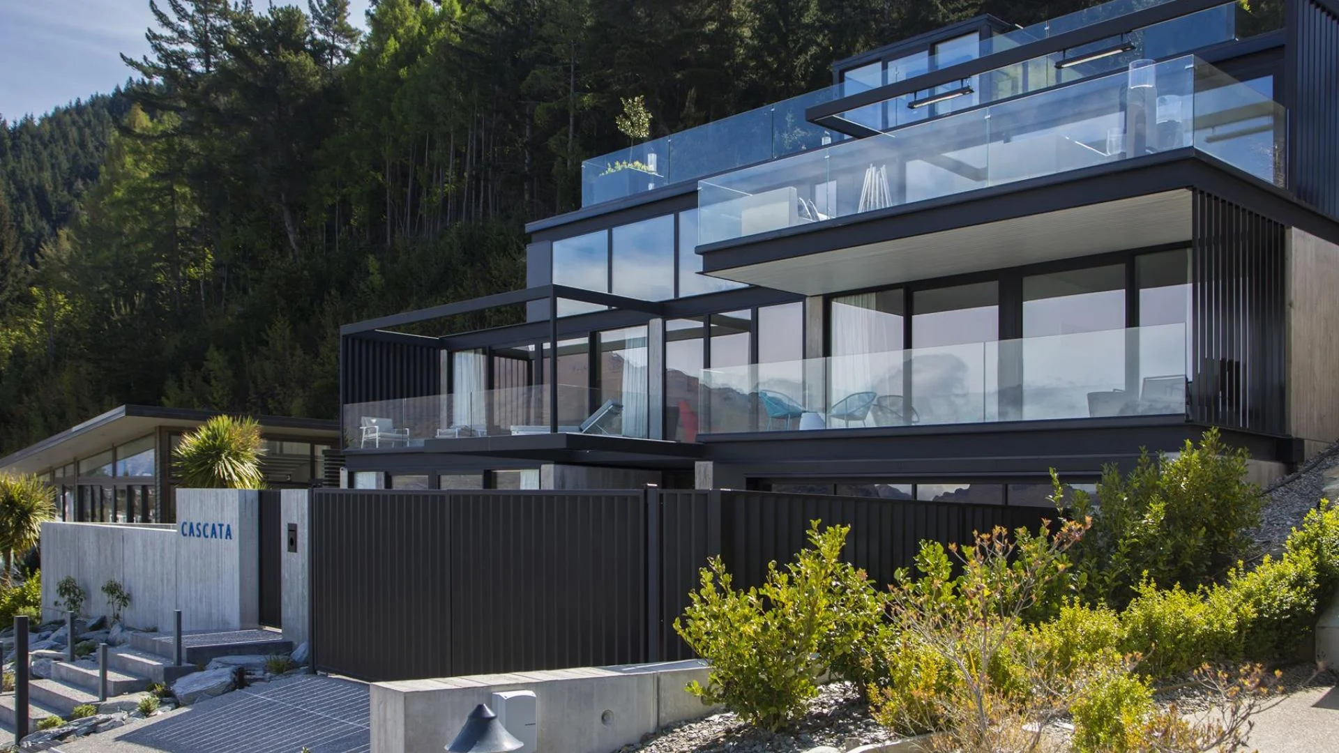 CASCATA - PRIVATE RESIDENCE