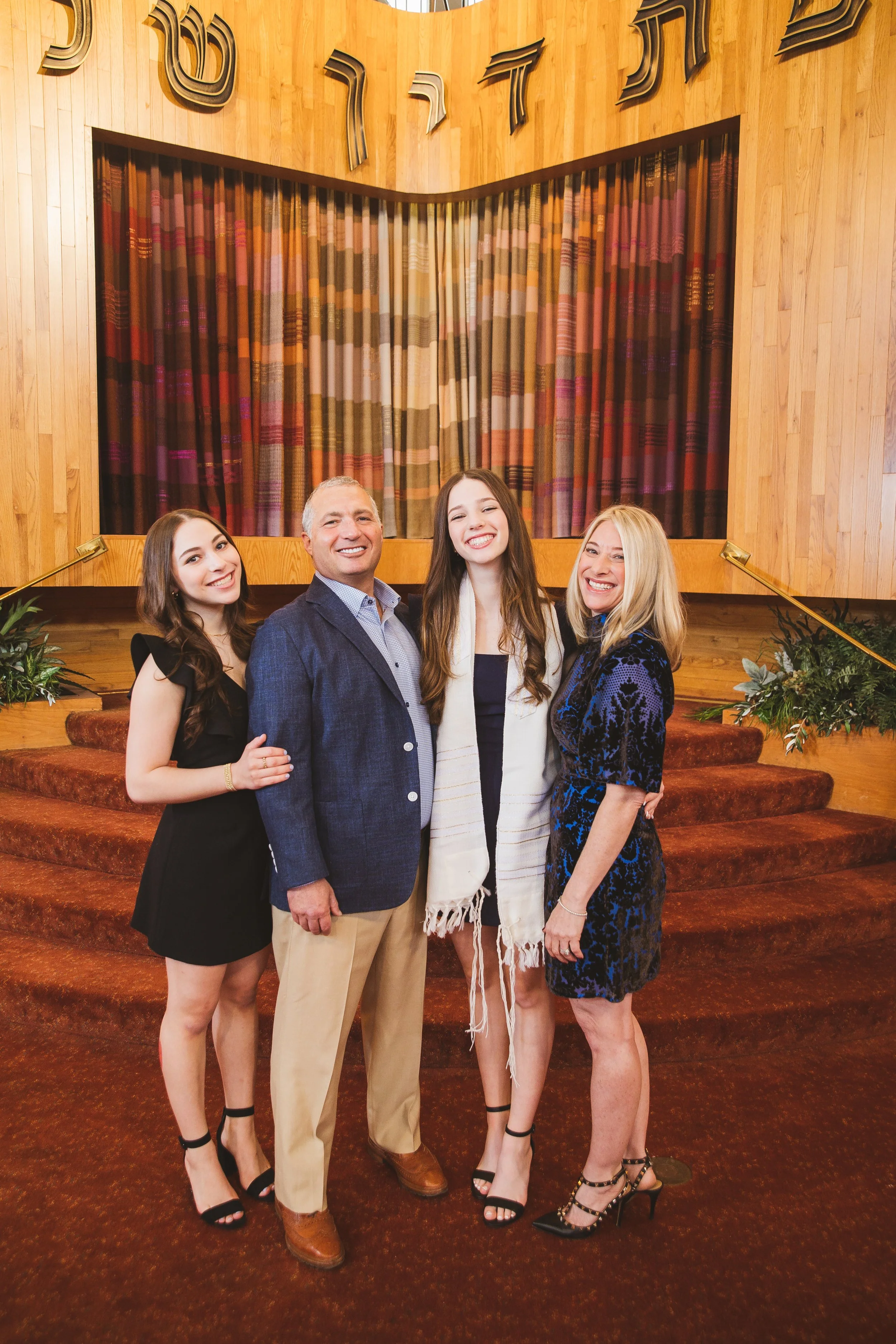 2022MiaWolfeBatMitzvah45-IMG_8670.jpg