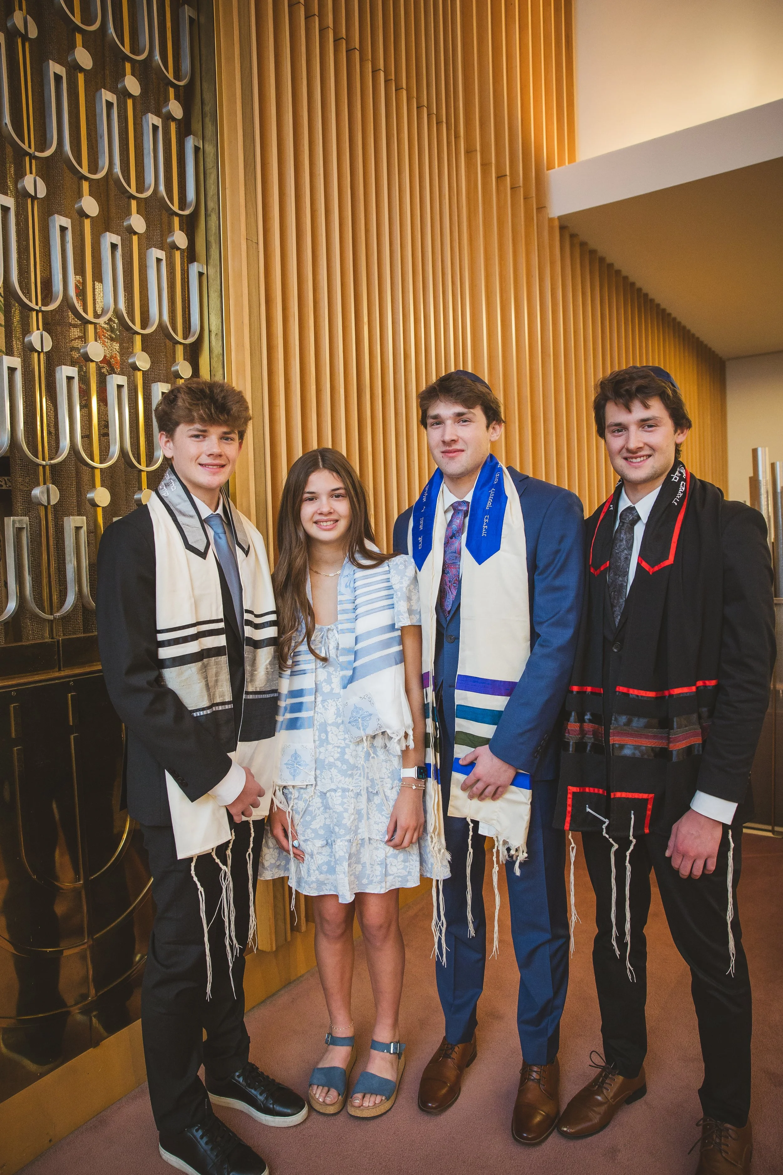 2025SamanthaDamroBatMitzvah_19_IMG_9885.jpg