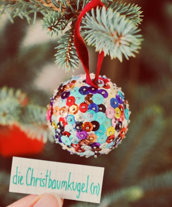 die Christbaumkugel
