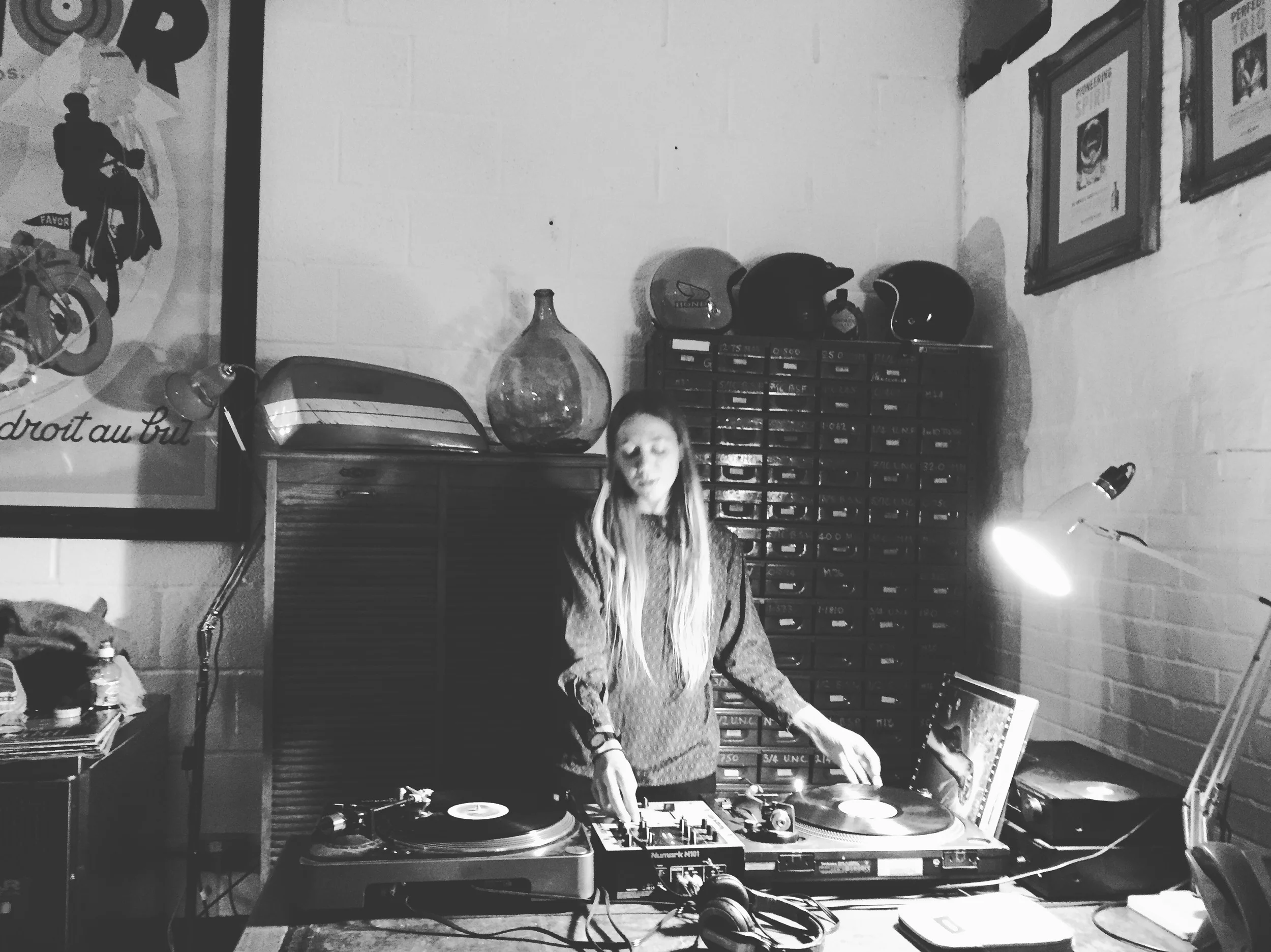 Beautiful Donna of Brilliant Corners playing music on Mon 16 May 2016.