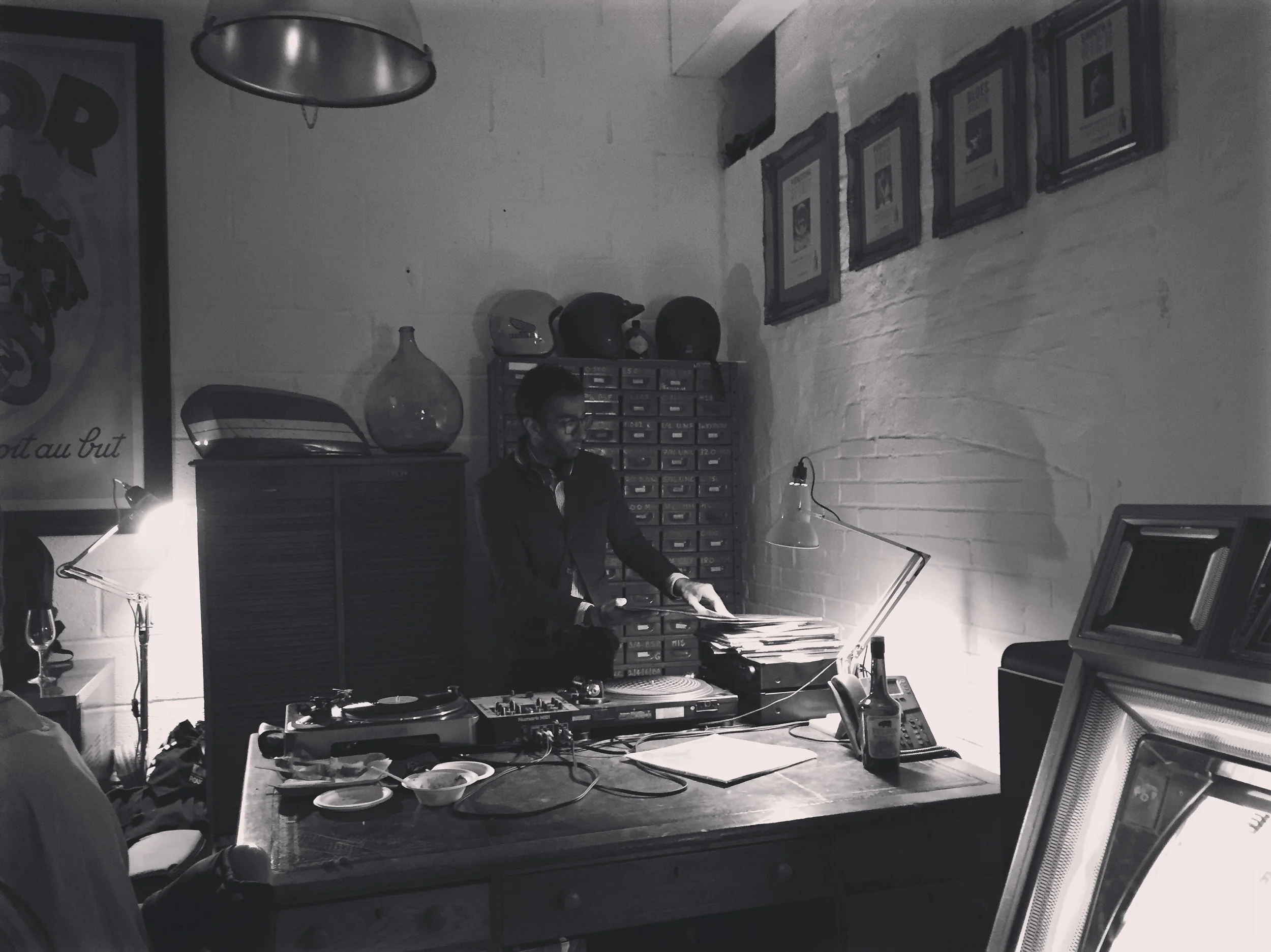 Amit Patel of Brilliant Corners playing music on Sun 15 May 2016.