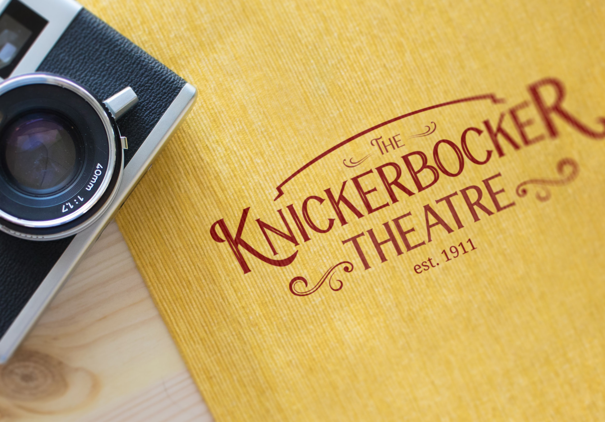 Knickerbocker Logo on Bag