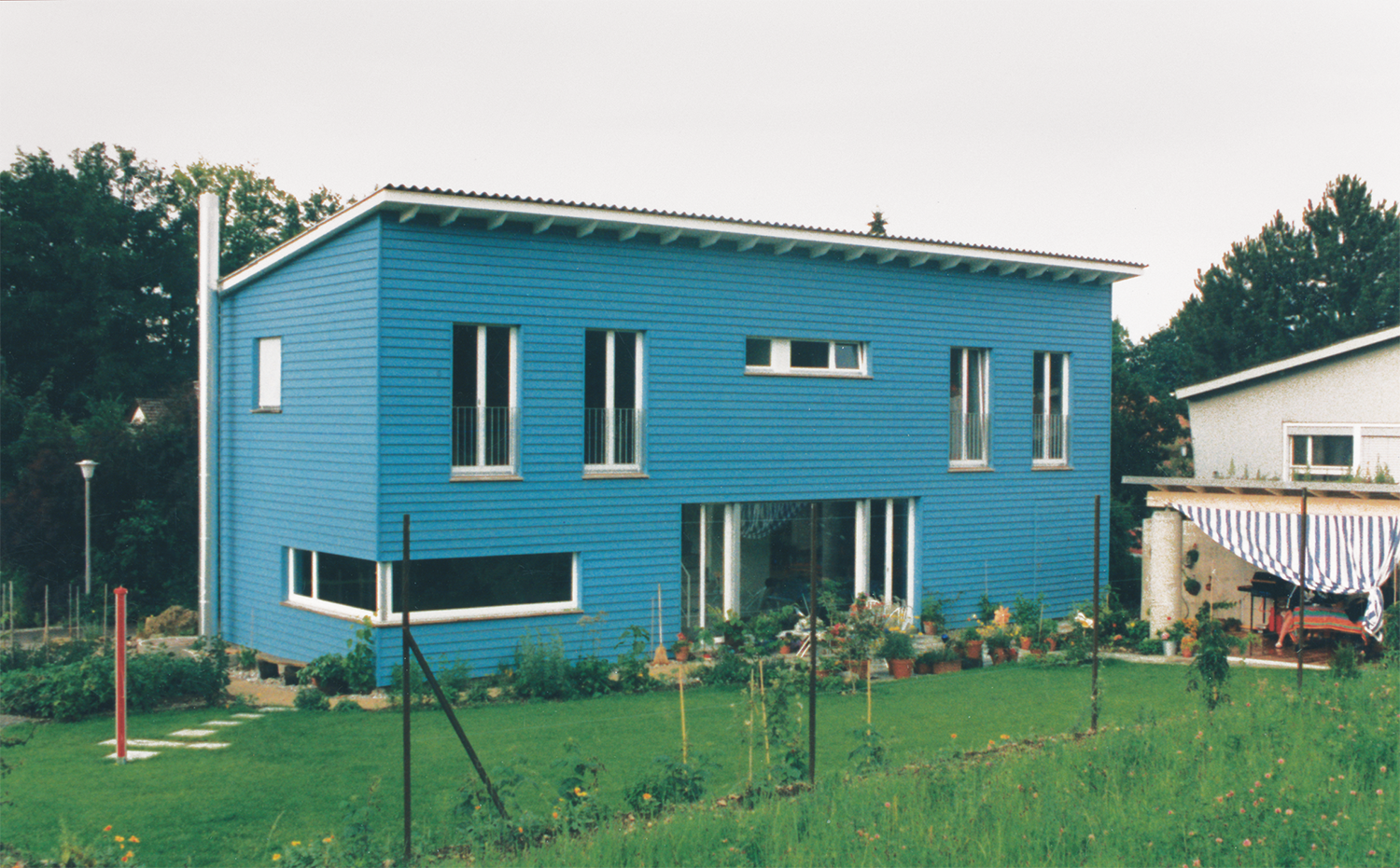 Peter-Aebi-Architekt-ETH-SIA-Schätzer-Gebäudeversicherung-Liegenschaftenschätzer-SIV-Kreis3-Wiedikon-Zürich-Neubau-Blaueshaus-1.png