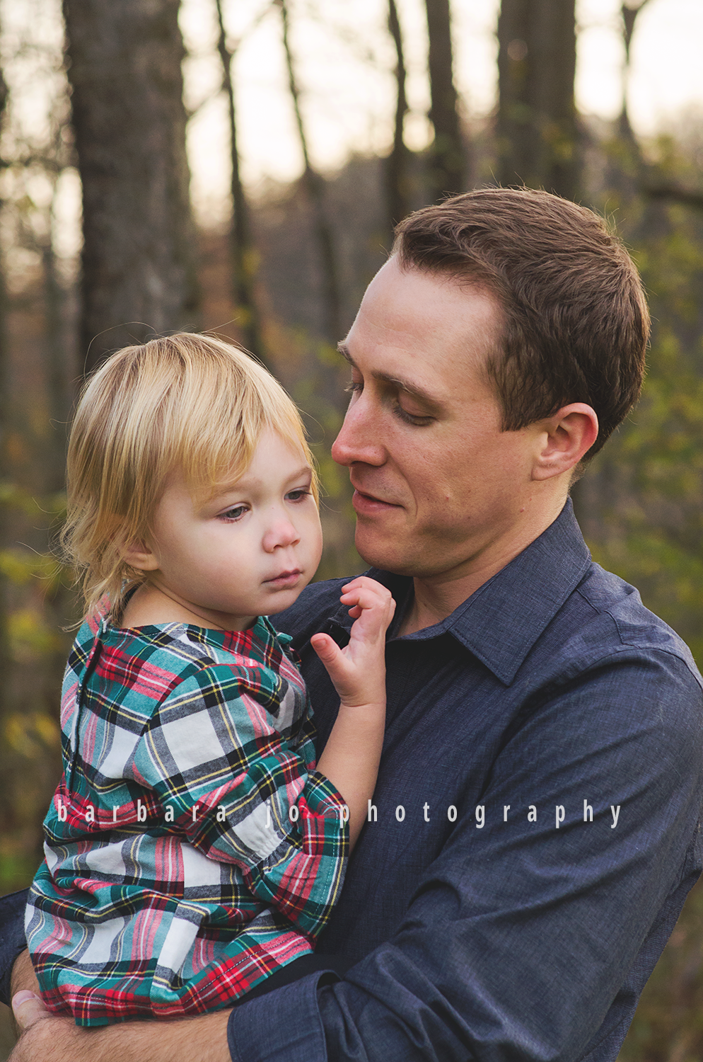 bjp-family-portraits-Christmas-mom-and-daughter-dover-new-philadelphia-tuscarawas-county-ohio-photographer-kemp6.png