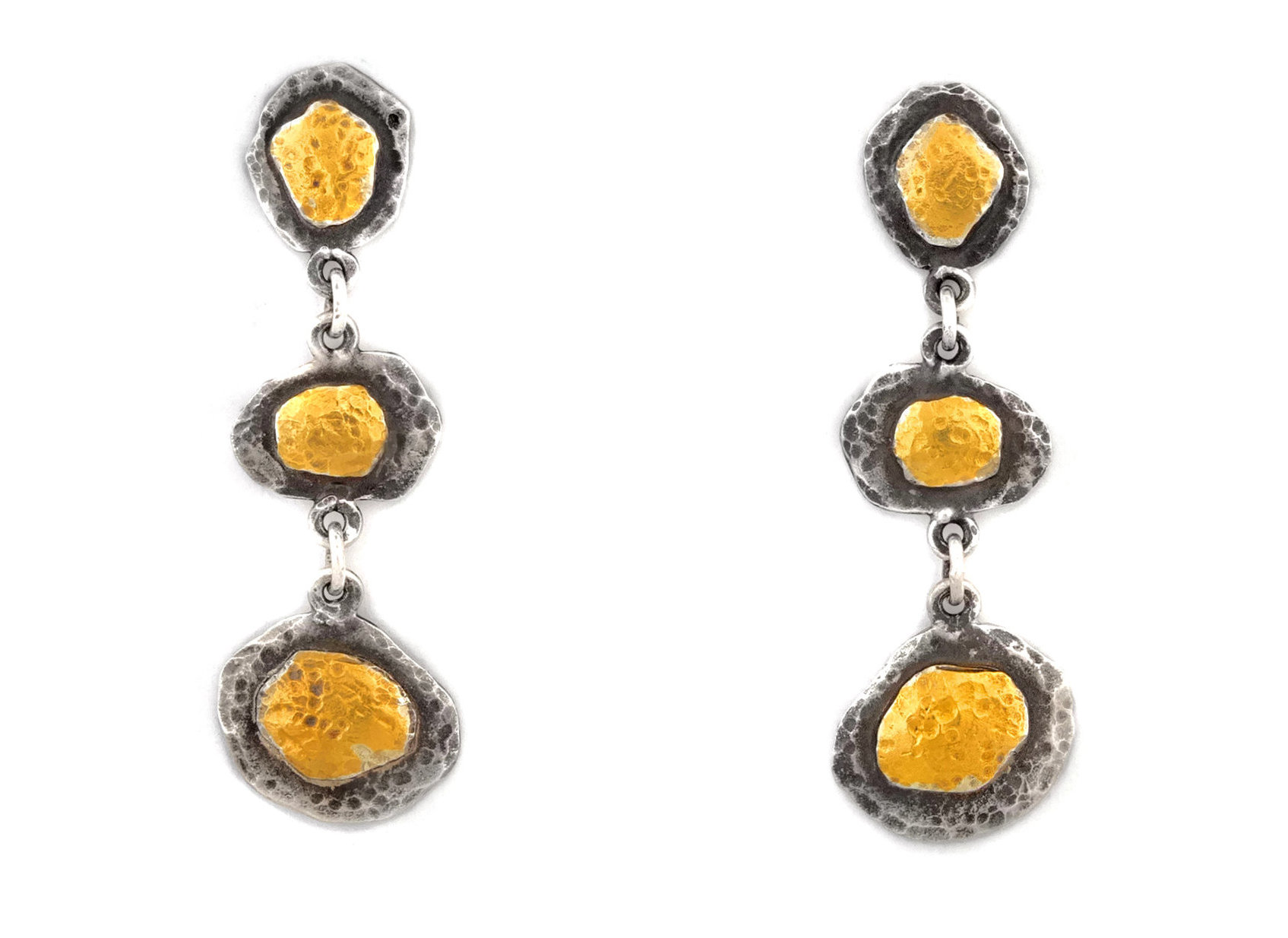 Three Link Circle Earrings.jpg