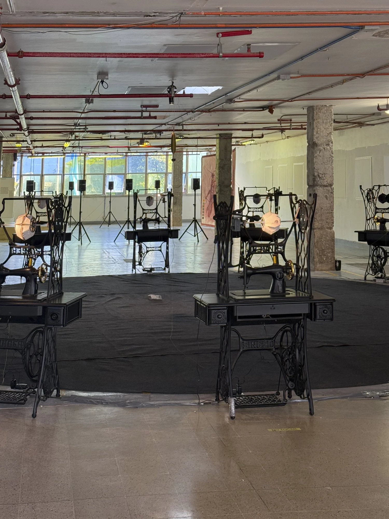 Hilo Vano — spatial installation view at BIAM, Medellín