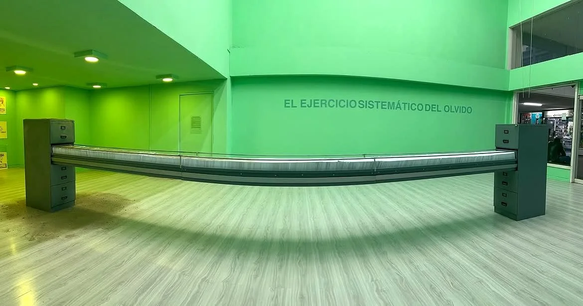 Mordiendo Polvo · Panoramic installation view · UN_FAIR, Centro Tequendama · Bogotá, Colombia, 2025