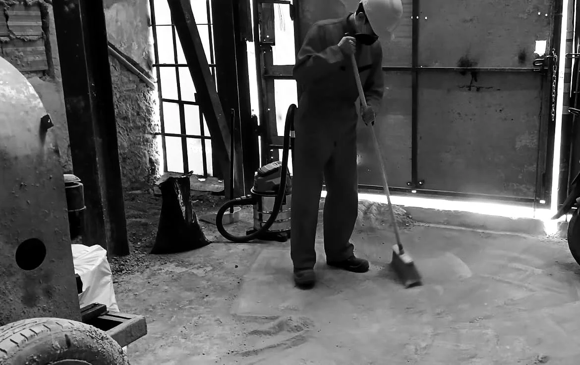Material process · Collecting dust · Bogotá, Colombia, 2024