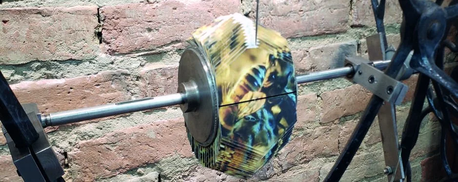 Hilo Vano · Bee animation and rotating mechanism. Early prototype, research archive, 2022.
