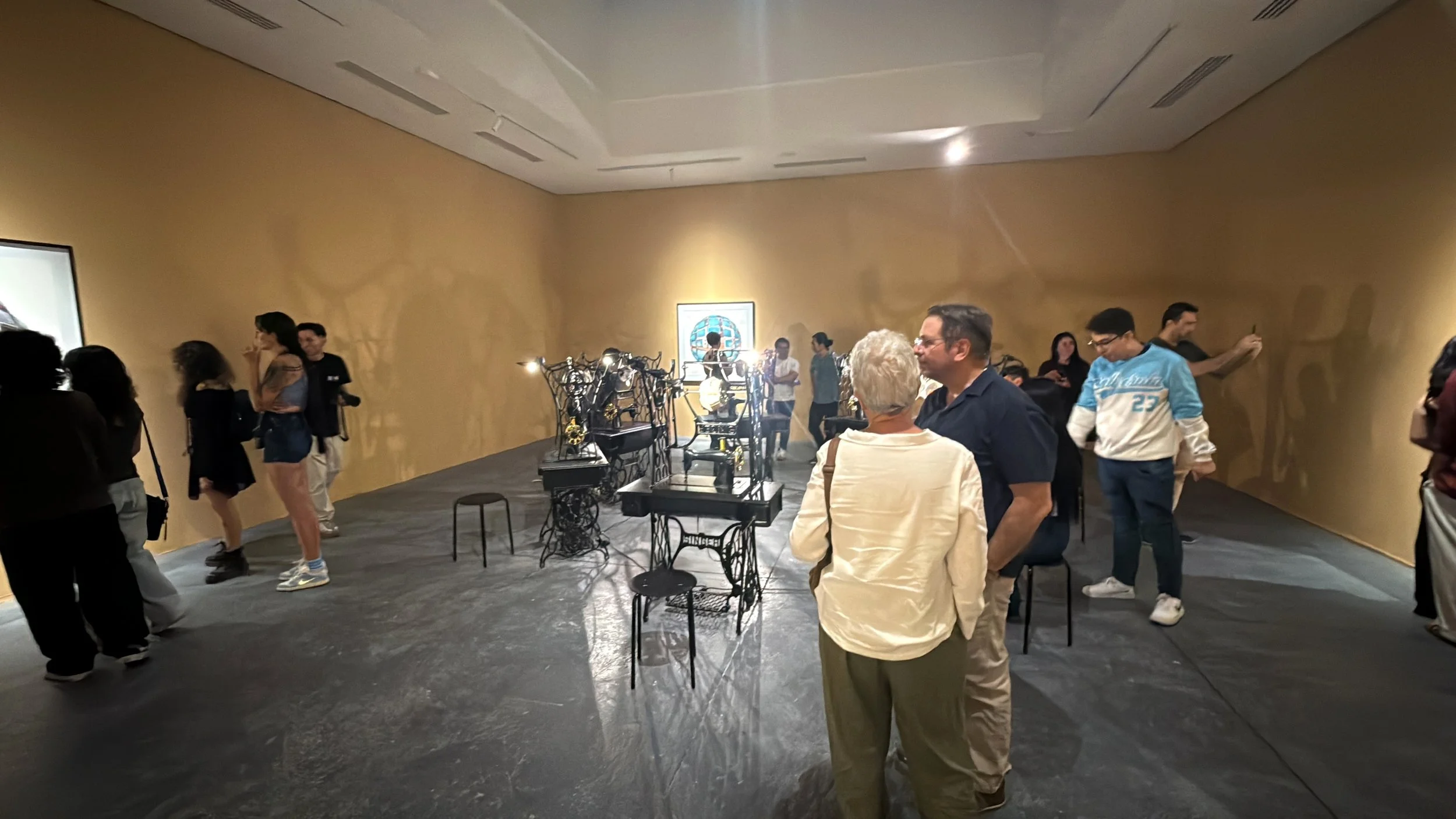 Hilo Vano · Wide view of the installation and visitors during the opening. Museo de Arte del Tolima, Ibagué, 9 July 2026. Artist’s archive.