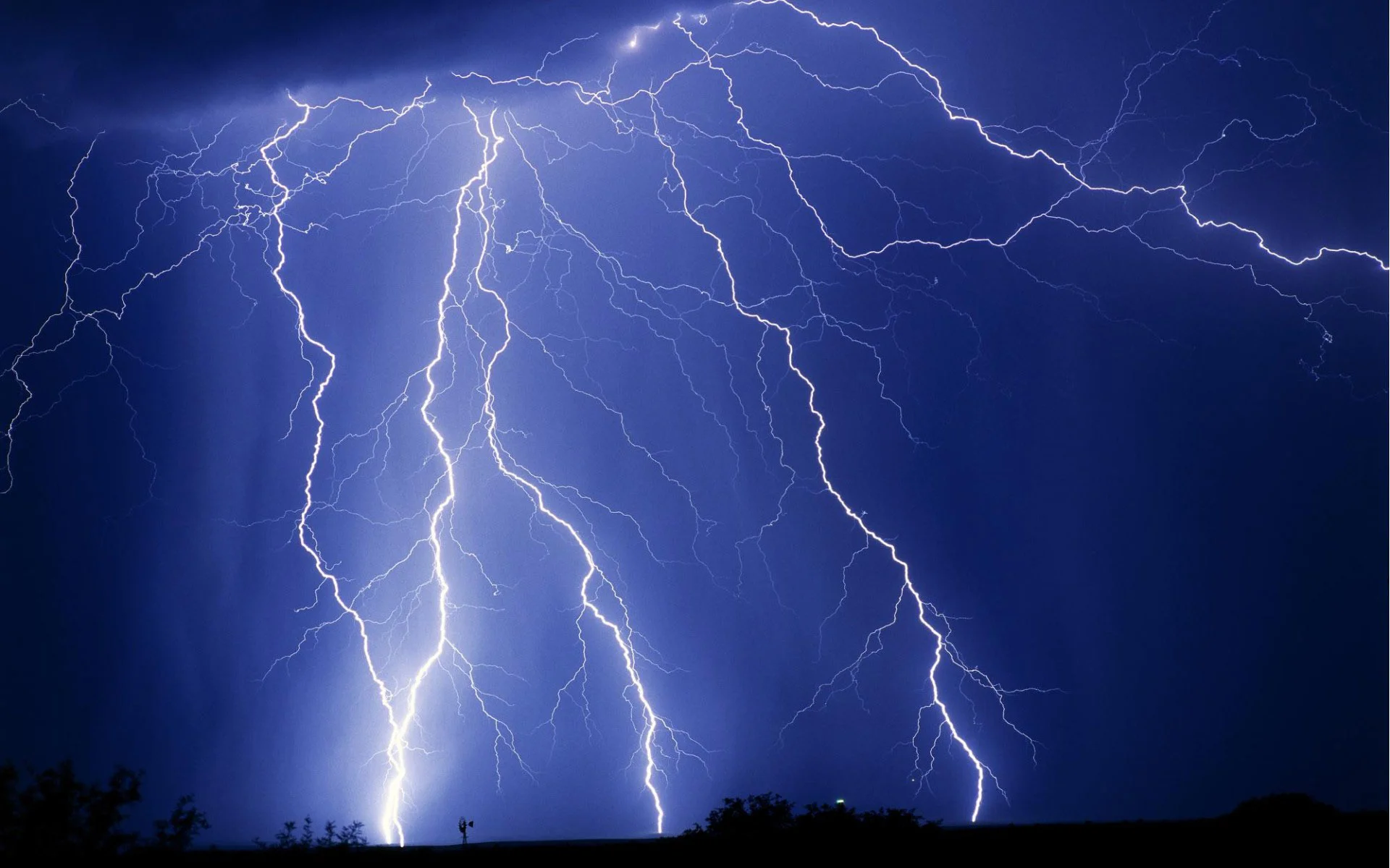 lightning-wallpaper-6.jpg