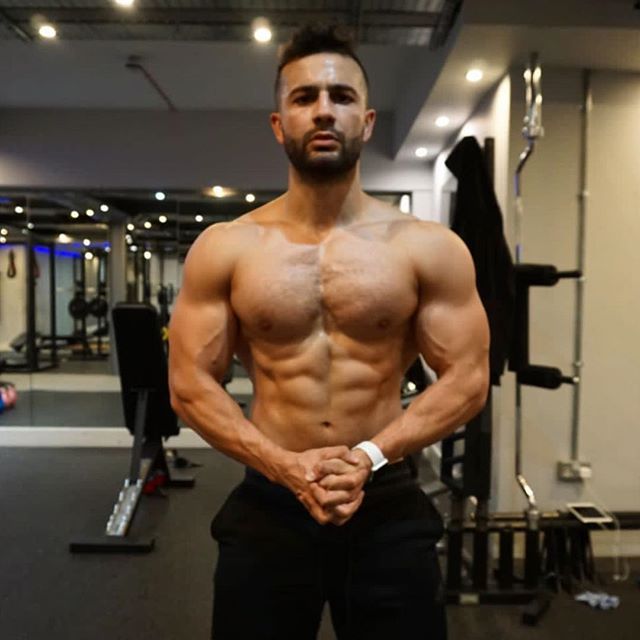 Are you following PT @antonkostalas journey to the @wbff_official stage 💪🏽
Working as a team with @chrispt_con ... not long now and he is sharing it all! 
#naturalbodybuilding #bodybuilding #healthylifestyle #bodytransformation #transformation #fit