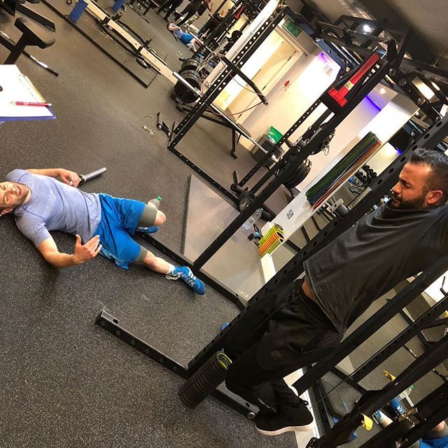 More images of the #hangtoughchallenge 💪🏽 Client Simon gave it his all (he&rsquo;s the one on the floor) and PT @antonkostalas hit 3mins 2 Seconds! Make sure you give it a go in your session 💪🏽 #hangtough #changeyourblueprint #fitfam #fitness #di