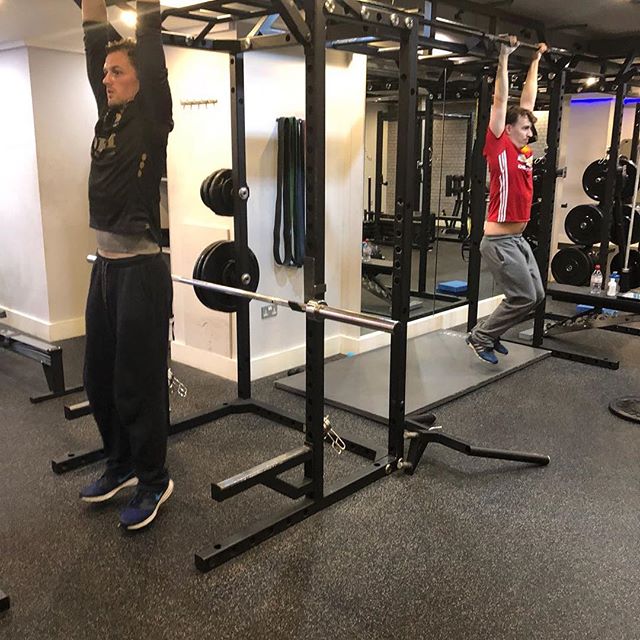 More clients doing the #hangtough challenge yesterday 💪🏽
Who&rsquo;s gonna win 😬... if you do not train with us but what to try anyway tag us for a shout out! It&rsquo;s simple, just hang for as long as you can staying still and no change of girp 