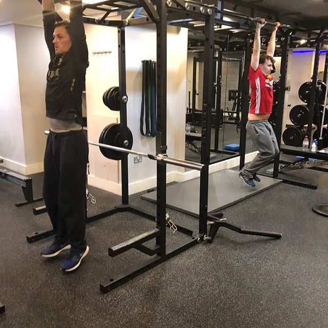 More clients doing the #hangtough challenge yesterday πͺπ½
Whoβs gonna win π¬... if you do not train with us but what to try anyway tag us for a shout out! Itβs simple, just hang for as long as you can staying still and no change of girp or mixed grip πͺπ½ #blueprintfitness #changeyourblueprint #fitness #flexfriday #healthy #gym #motivated #gymmotivation #lifestyle #healthyfood #strongnotskinny