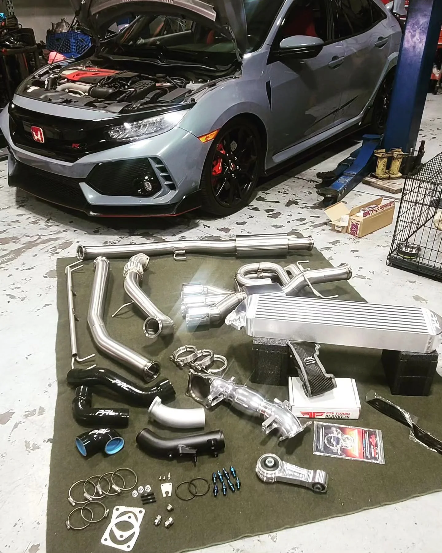 civic type r.jpg