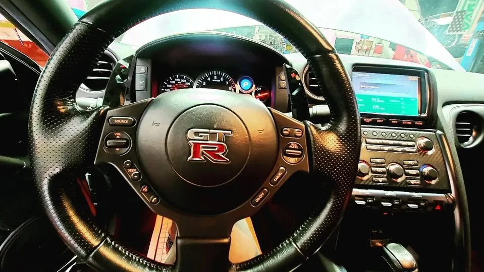 gtr inside.jpg