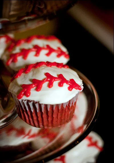 cupcakes_baseball.jpg