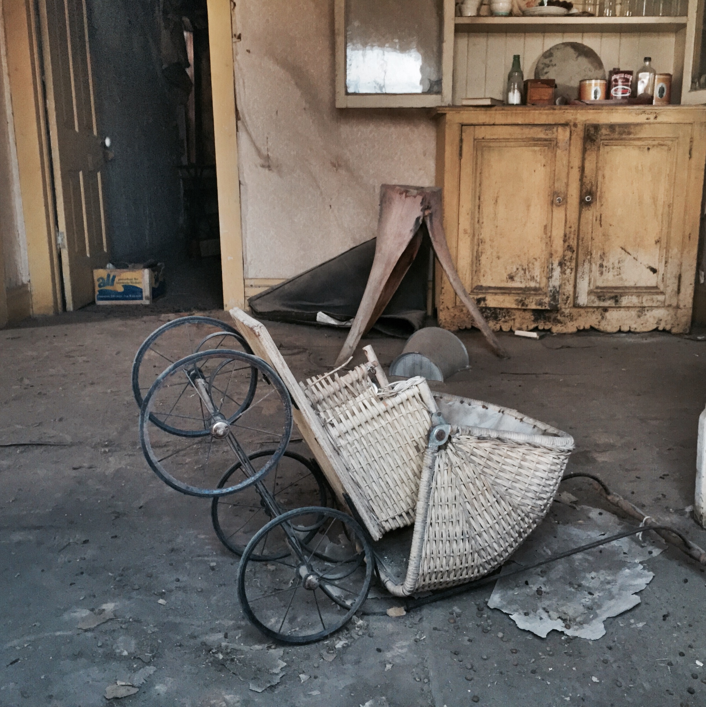 The overthrown Buggy; (cc) Chris Feichtner
