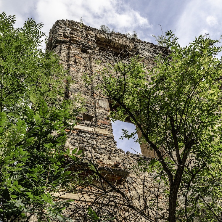 Closeup of castle ruin Höhenbergen in Carinthia.
