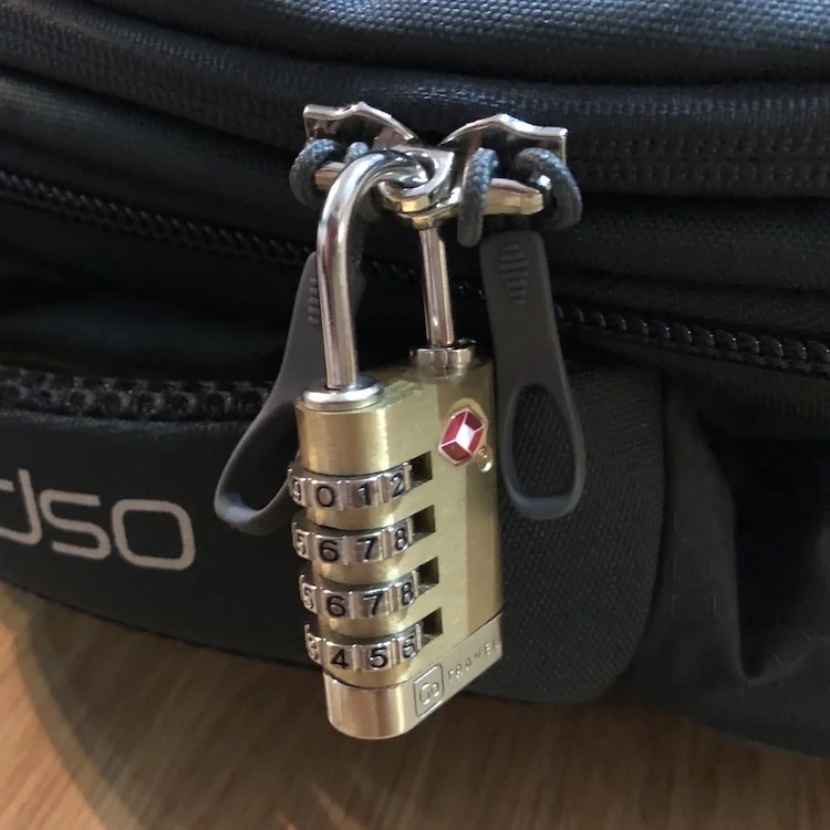 osprey-farpoint-40-review-lockable-zippers.jpg