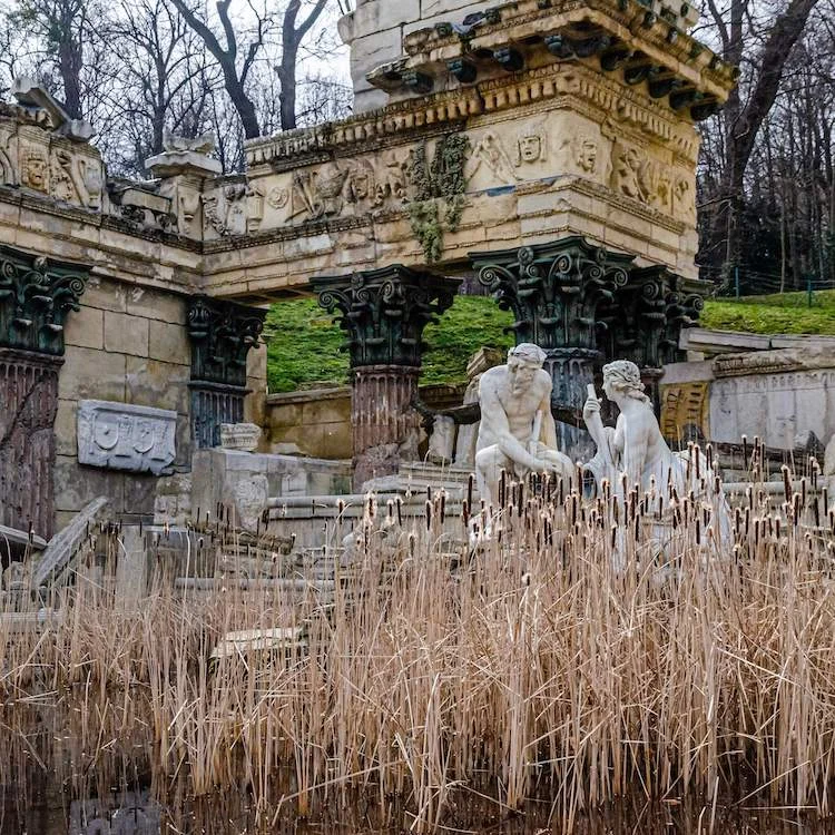 Roman Ruin photographed with a DSLR in 2013