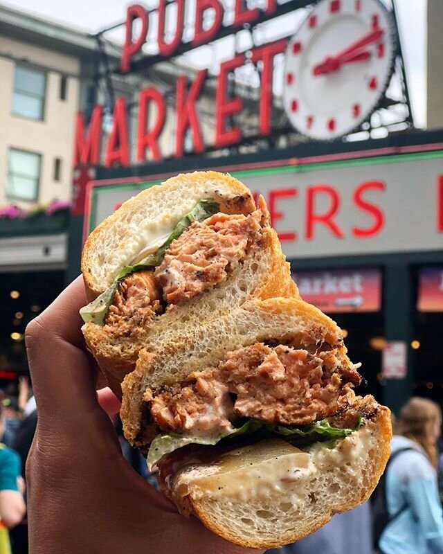 When you go to @pikeplacepublicmarket, ya gotta have the world famous blackened salmon sandwich from @marketgrill 😋 | 📍 Market Grill @ Pike Place Market | #weinanddine