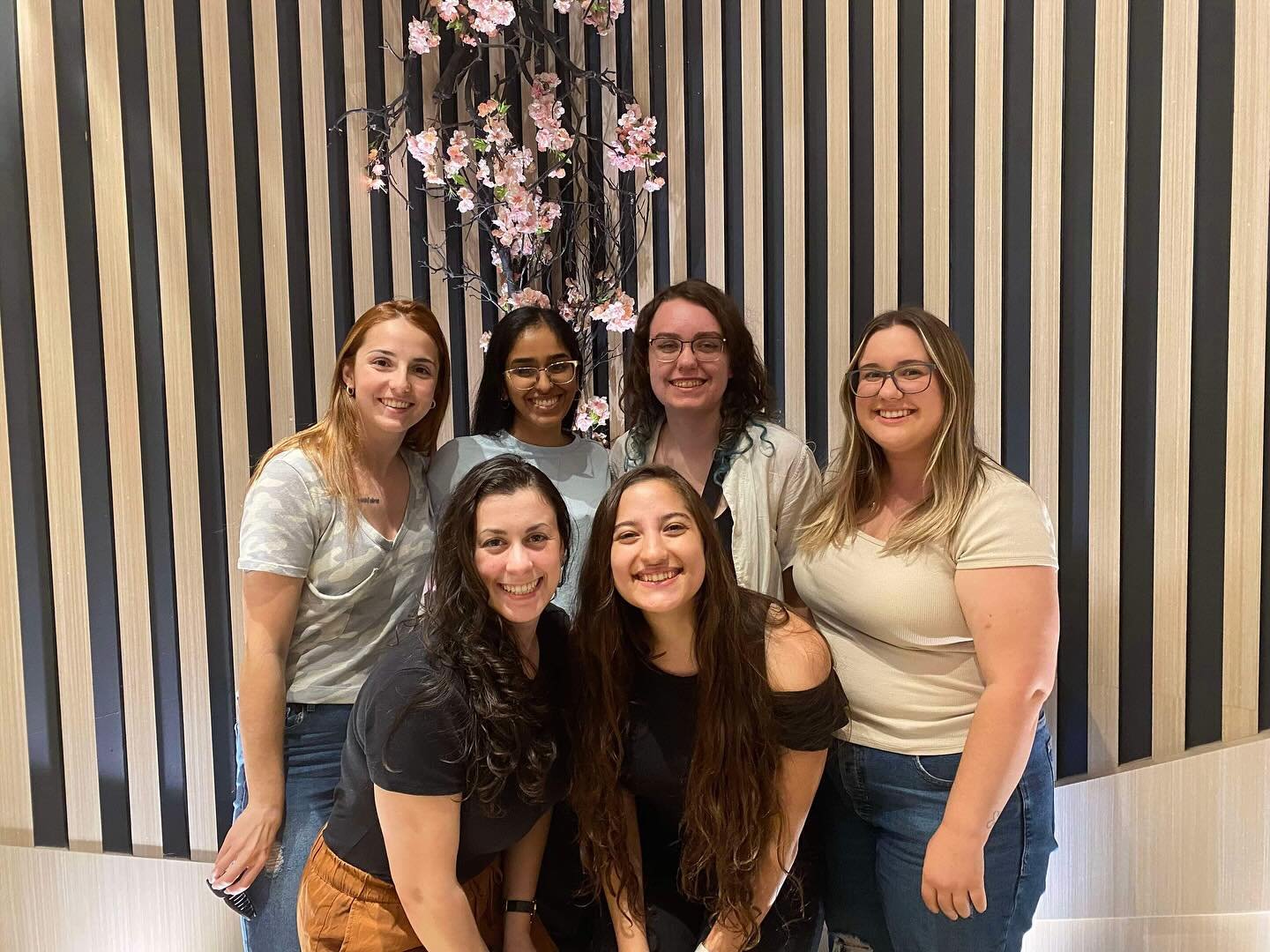 We love our team 🫶🏻 A tiny reward for all of our hard work 🎳🧡🧋| On aime notre &eacute;quipe🫶🏻 Une petite r&eacute;compense pour notre travail acharn&eacute;.🎳🧡🧋

Join our team for next year! Sign up on our website | Joignez-vous &agrave; no