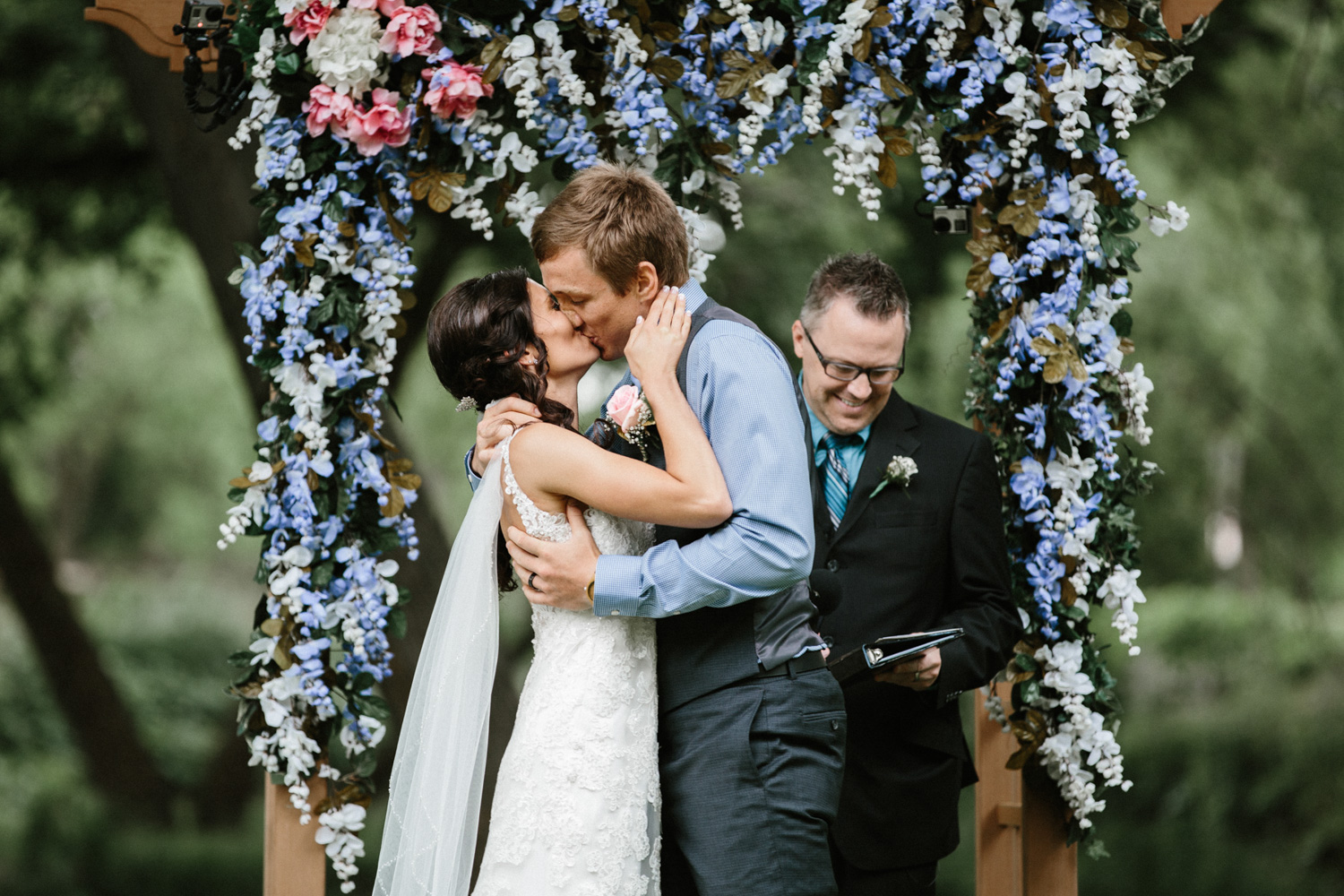 Outdoor_Wedding_SiouxFalls_MaryJoWegnerArboretum_Photographer_Calli&Jon_090.jpg