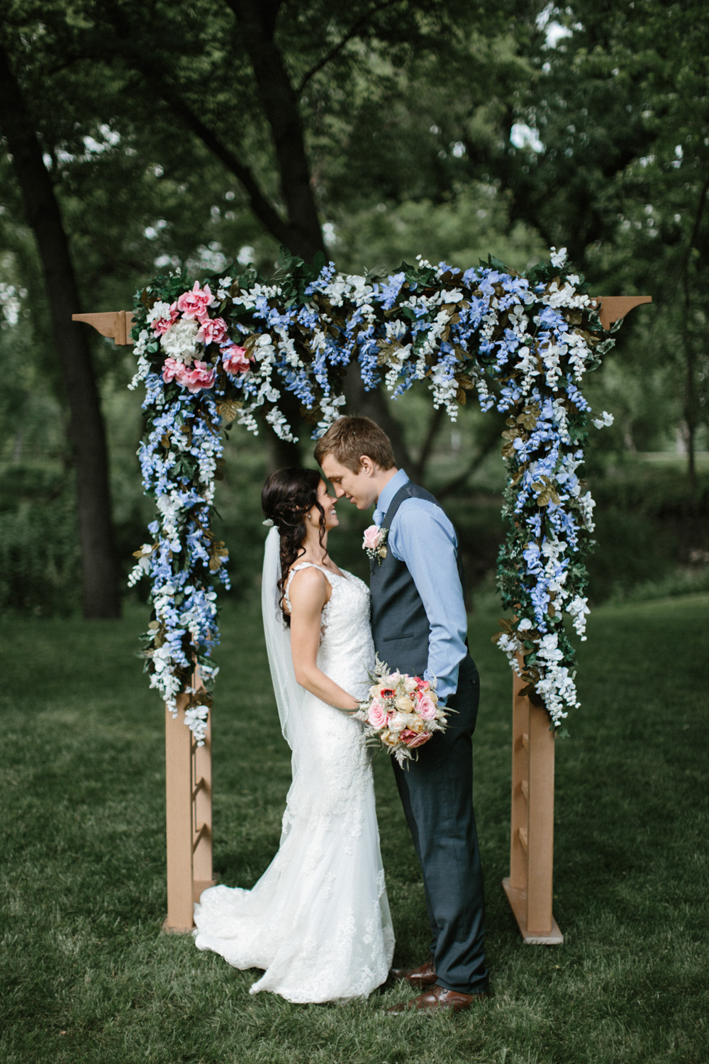 Outdoor_Wedding_SiouxFalls_MaryJoWegnerArboretum_Photographer_Calli&Jon_102.jpg