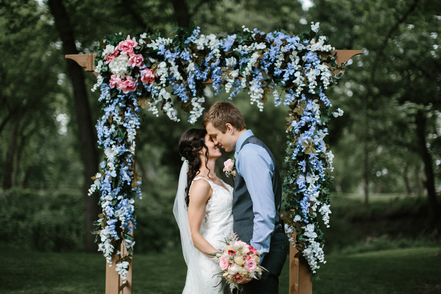 Outdoor_Wedding_SiouxFalls_MaryJoWegnerArboretum_Photographer_Calli&Jon_103.jpg