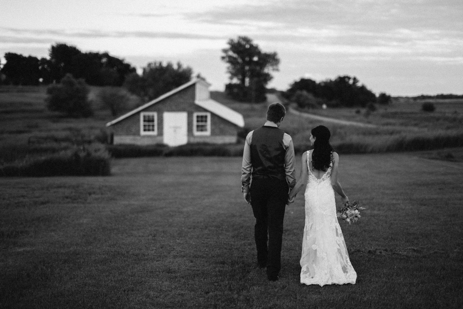 Outdoor_Wedding_SiouxFalls_MaryJoWegnerArboretum_Photographer_Calli&Jon_128.jpg