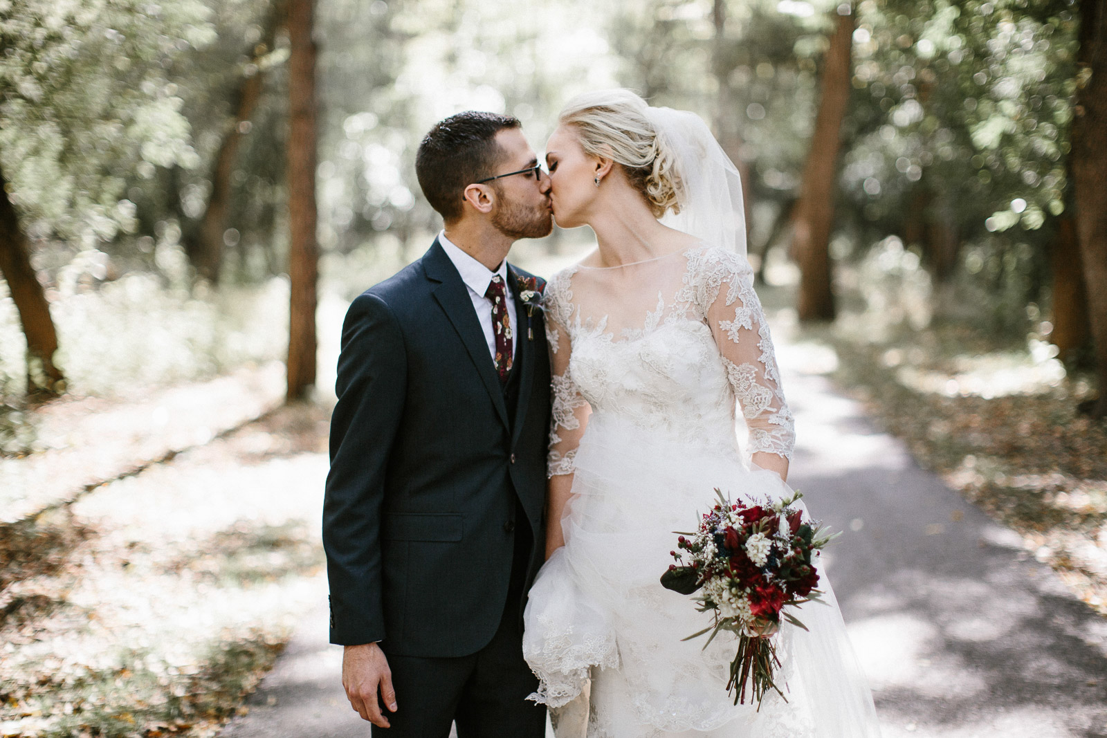 Jenna&Austin_SiouxFalls_Wedding_Photographer_042.jpg