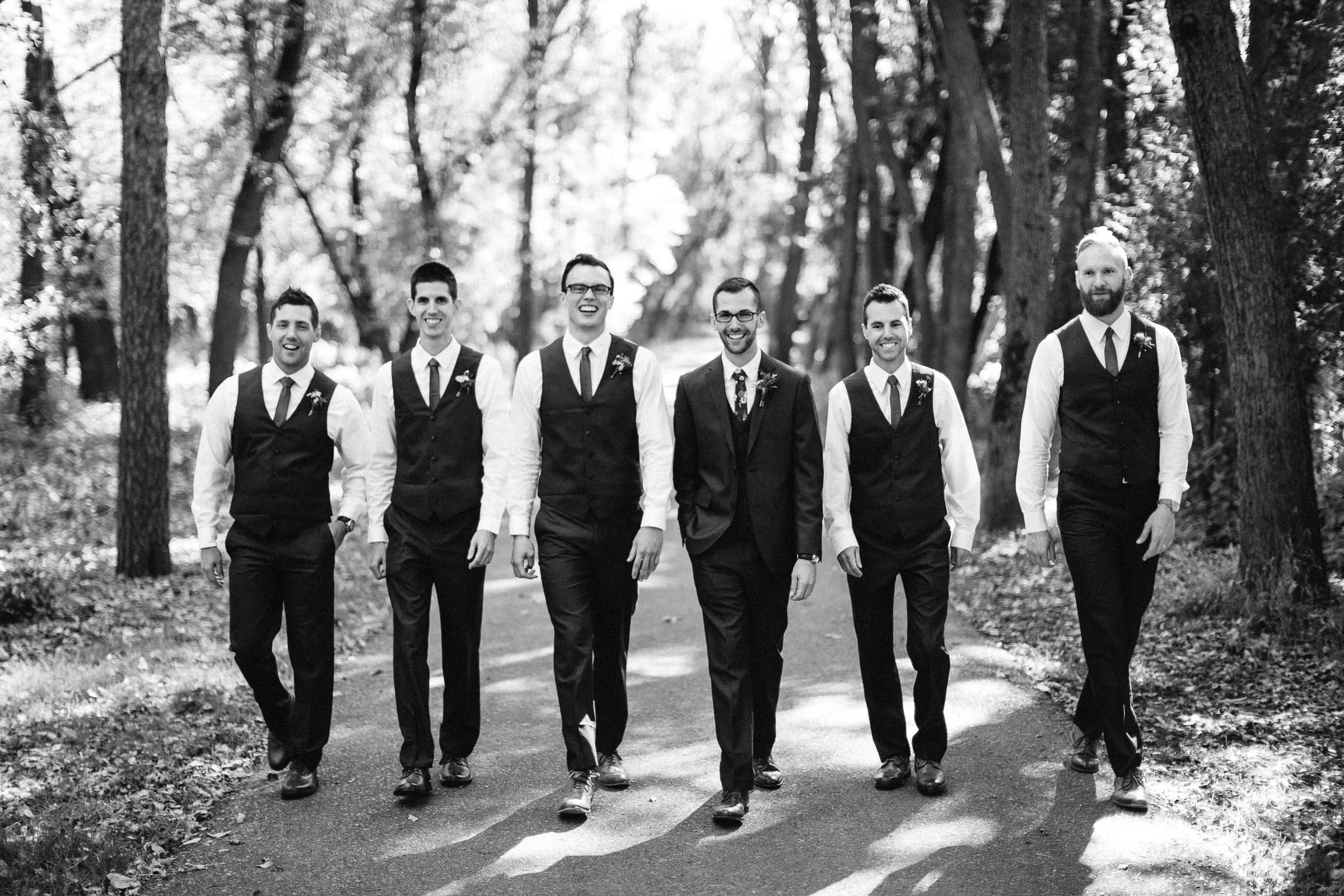 Jenna&Austin_SiouxFalls_Wedding_Photographer_065.jpg
