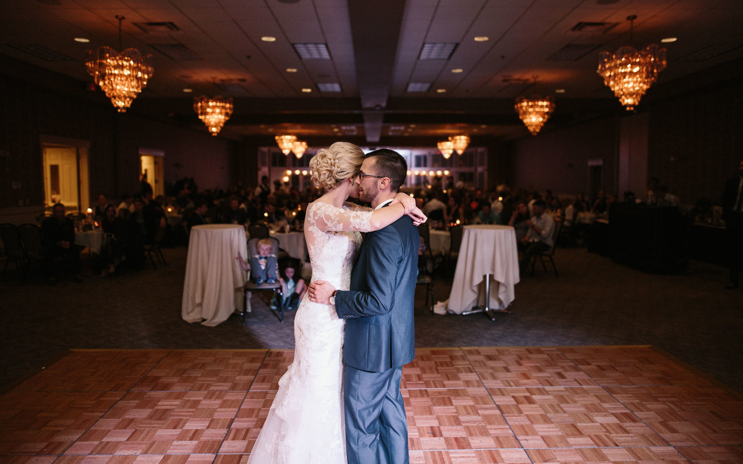 Jenna&Austin_SiouxFalls_Wedding_Photographer_105.jpg