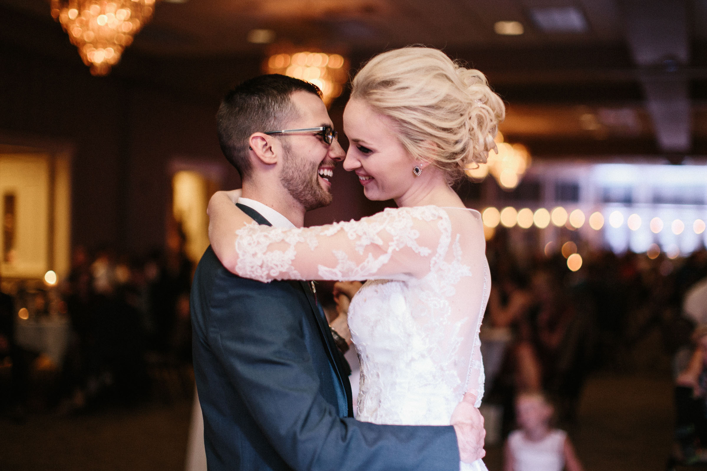 Jenna&Austin_SiouxFalls_Wedding_Photographer_106.jpg