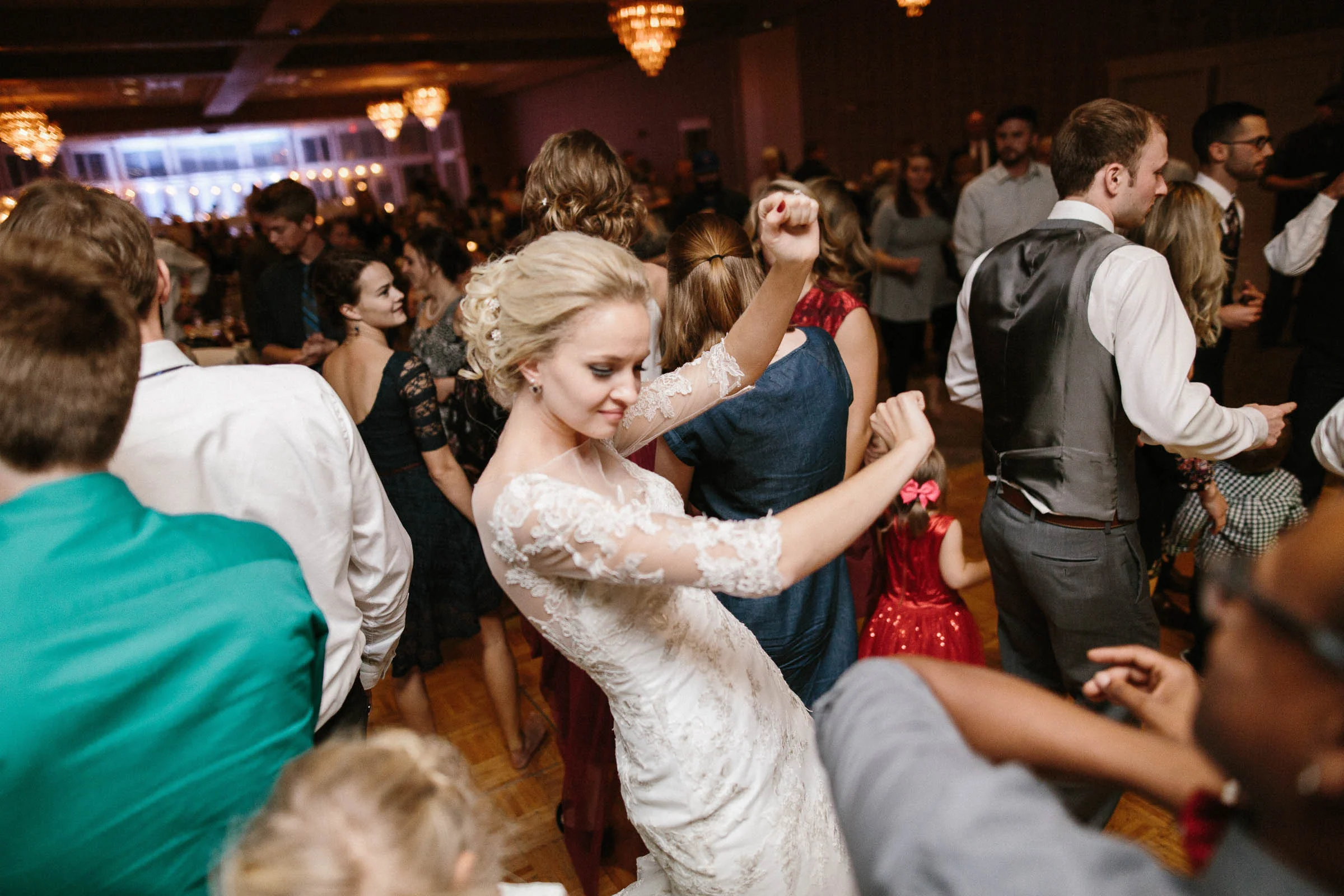 Jenna&Austin_SiouxFalls_Wedding_Photographer_114.jpg