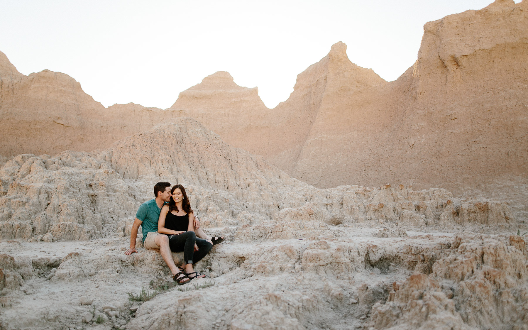 Alyssa&Forrest_Badlands_Adventure_Engagement_01.jpg