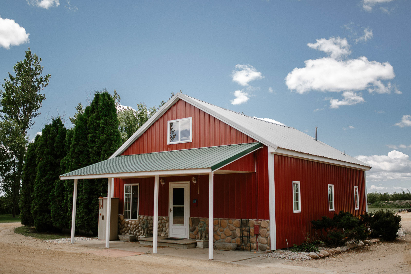 Intimate_Farmhouse_SD_Wedding_Bridgette_Philip_005.jpg