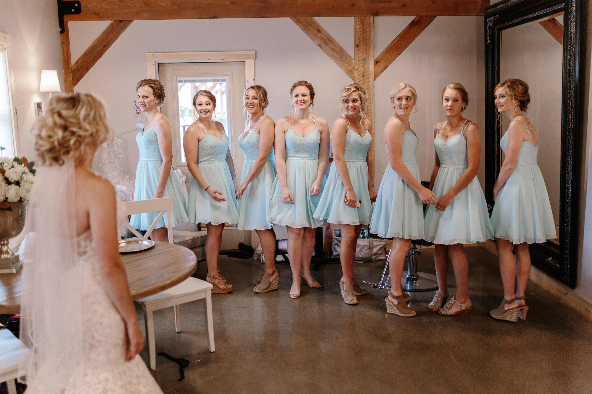 meadow-barn-wedding-sioux-falls-south-dakota-romantic-adventerous-michael-liedtke-photography013.jpg