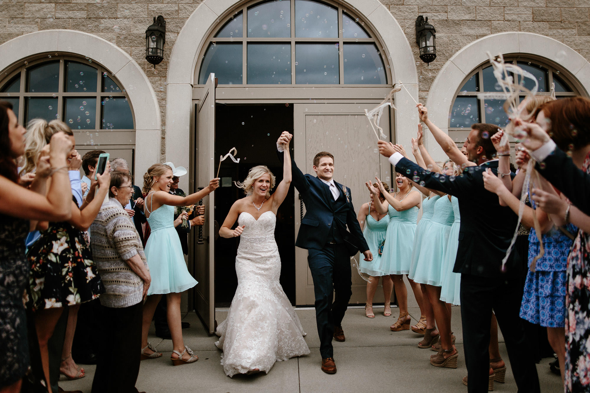 meadow-barn-wedding-sioux-falls-south-dakota-romantic-adventerous-michael-liedtke-photography036.jpg