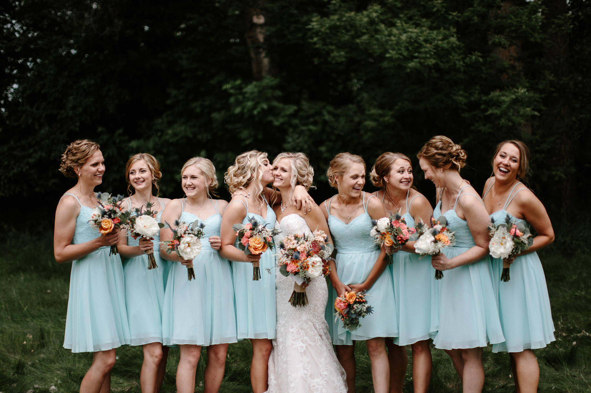 meadow-barn-wedding-sioux-falls-south-dakota-romantic-adventerous-michael-liedtke-photography043.jpg