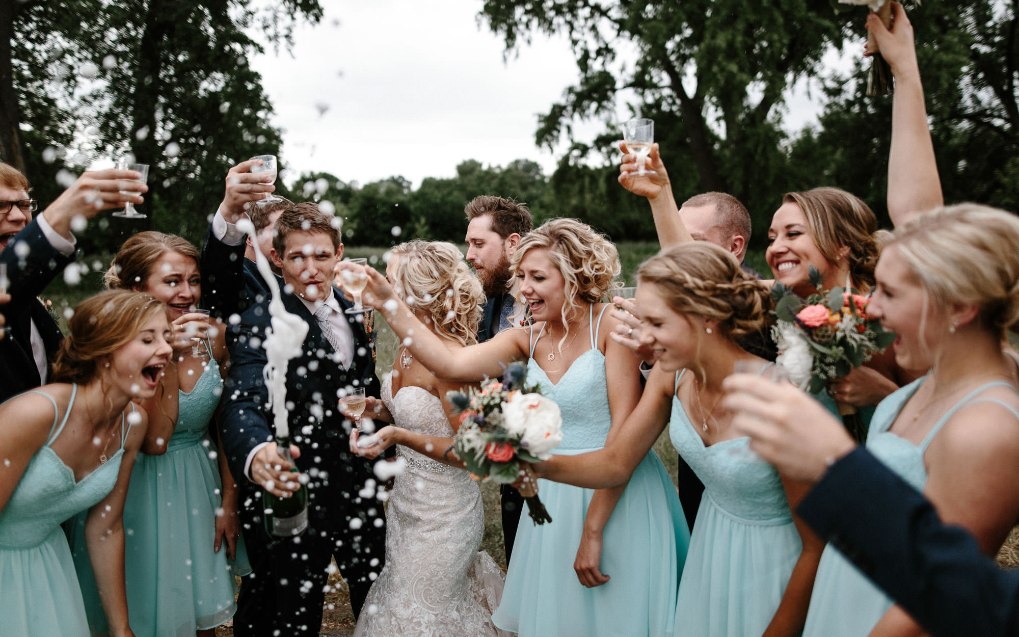 meadow-barn-wedding-sioux-falls-south-dakota-romantic-adventerous-michael-liedtke-photography058.jpg